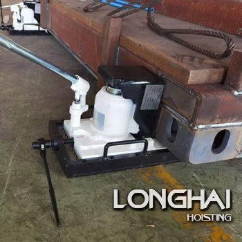 帶滑臺(tái)爪式千斤頂和楔形千斤頂二者如何選擇？